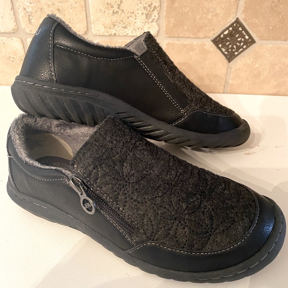 JBU by Jambu memory foam shoes with zipper.